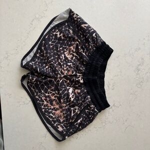 Lululemon Tracker Short III *4-way Stretch